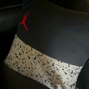 Jordan pillow